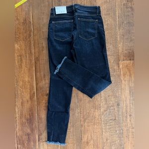 NWT LOFT Curvy skinny Frayed Hem Jeans dark wash denim size 28/6 tall